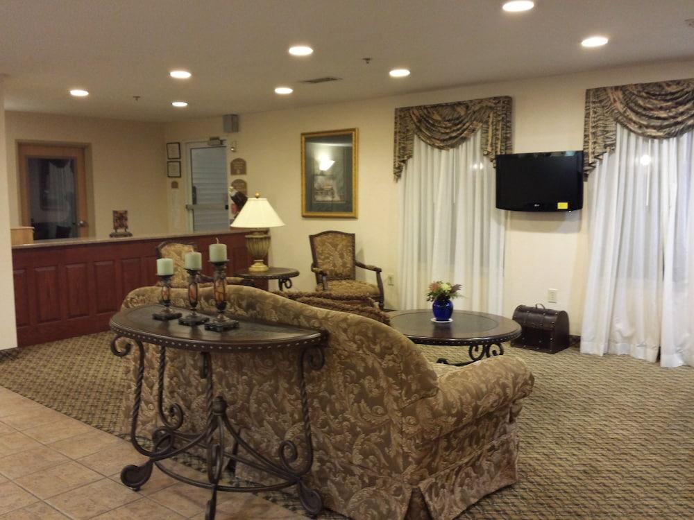Clarion Pointe-Dillard Near Blue Ridge Mountains Hotel Екстериор снимка