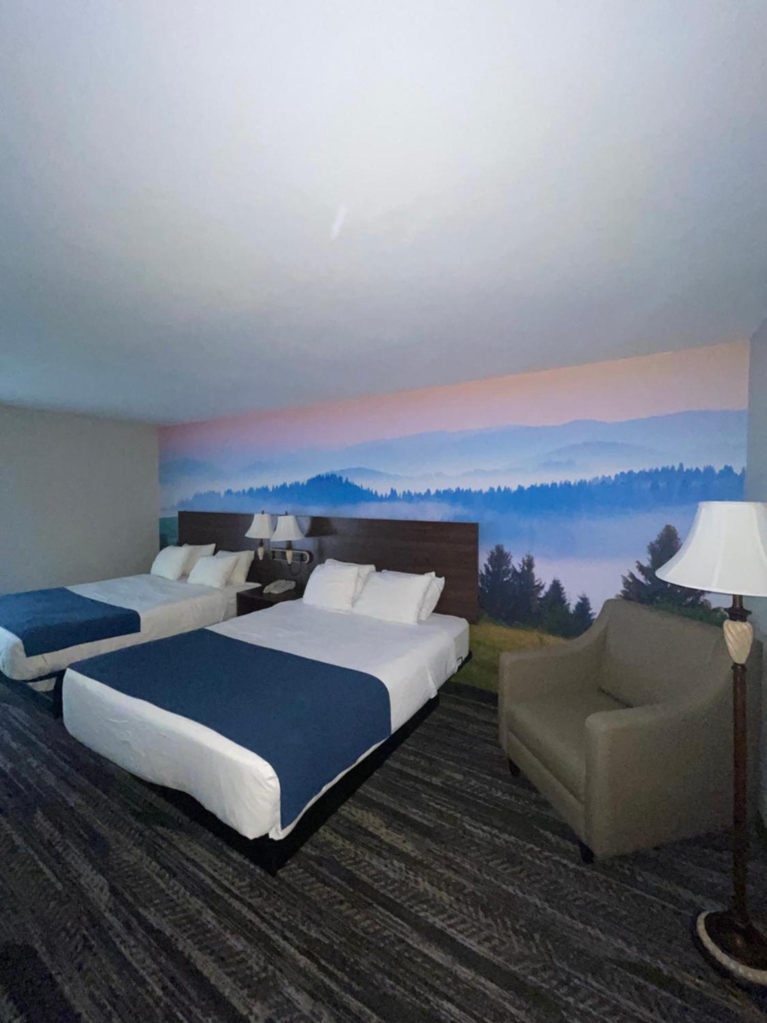 Clarion Pointe-Dillard Near Blue Ridge Mountains Hotel Екстериор снимка