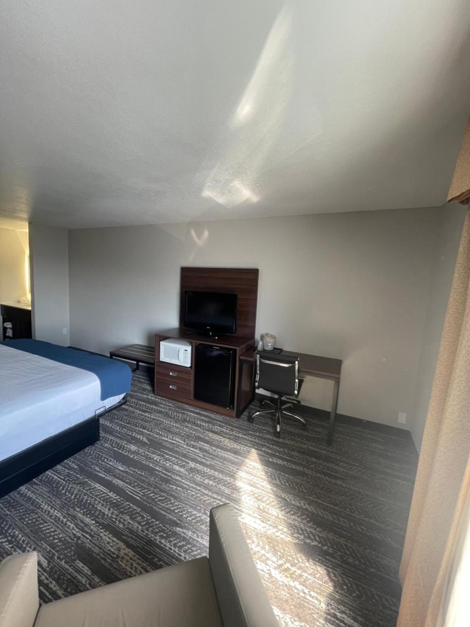 Clarion Pointe-Dillard Near Blue Ridge Mountains Hotel Екстериор снимка