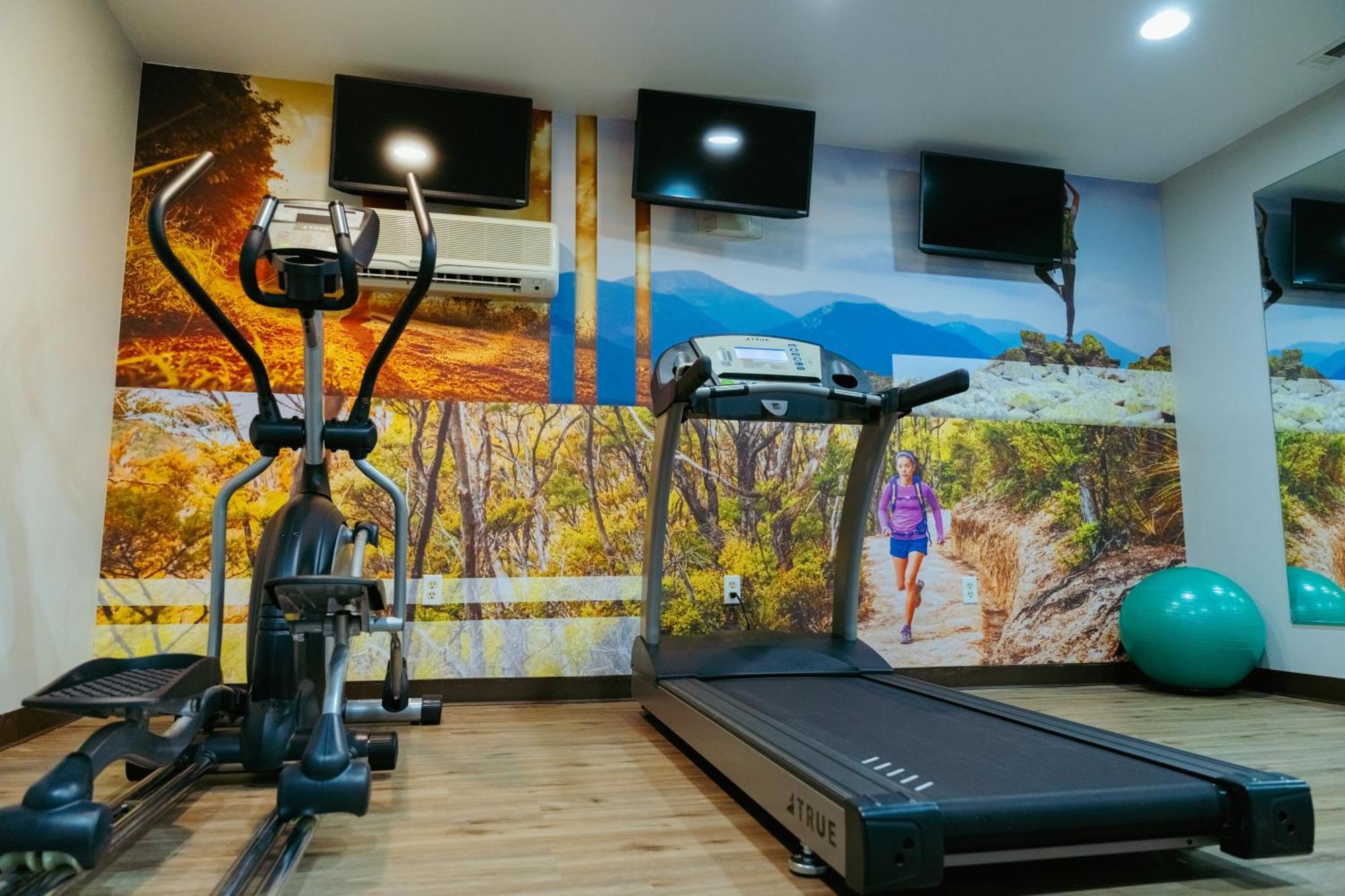 Clarion Pointe-Dillard Near Blue Ridge Mountains Hotel Екстериор снимка