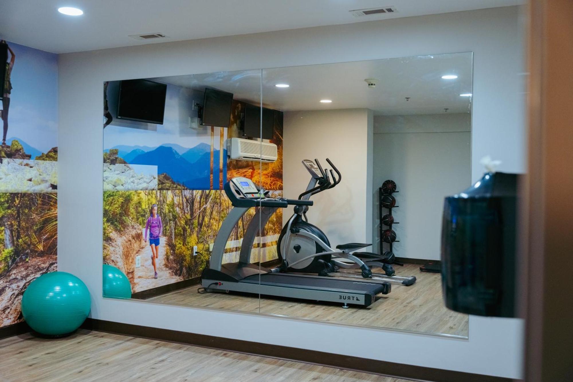 Clarion Pointe-Dillard Near Blue Ridge Mountains Hotel Екстериор снимка