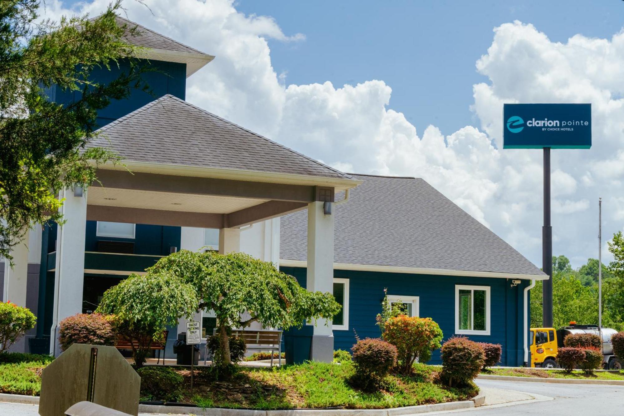 Clarion Pointe-Dillard Near Blue Ridge Mountains Hotel Екстериор снимка