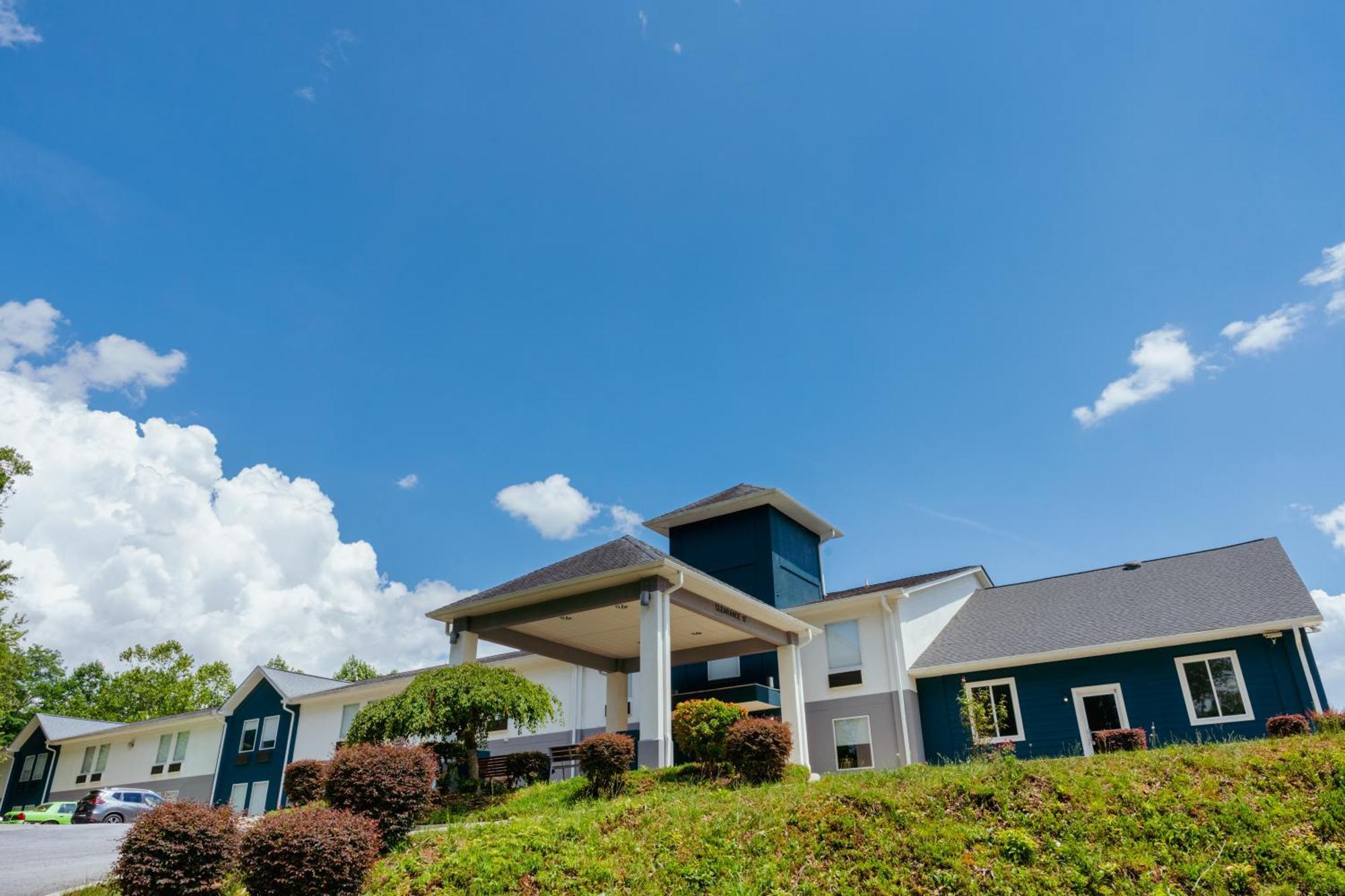Clarion Pointe-Dillard Near Blue Ridge Mountains Hotel Екстериор снимка