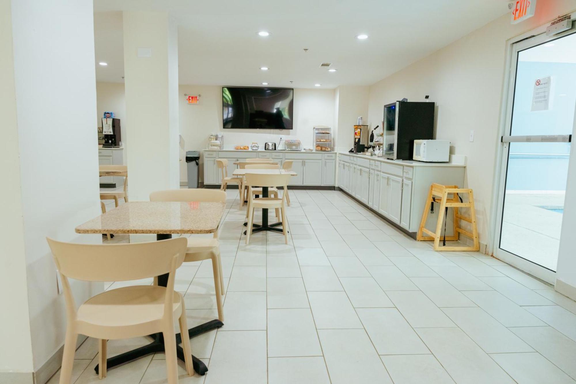 Clarion Pointe-Dillard Near Blue Ridge Mountains Hotel Екстериор снимка
