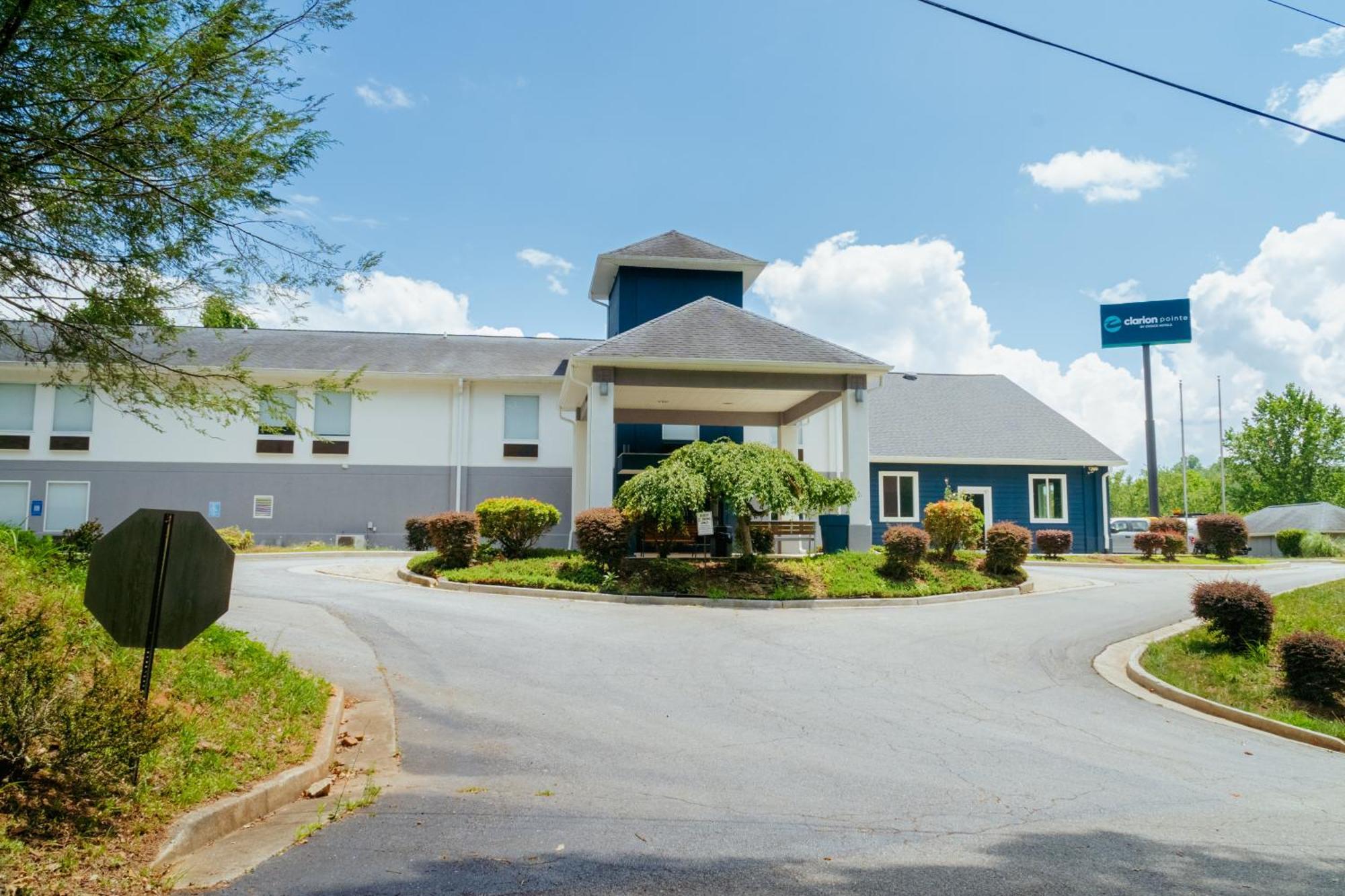 Clarion Pointe-Dillard Near Blue Ridge Mountains Hotel Екстериор снимка